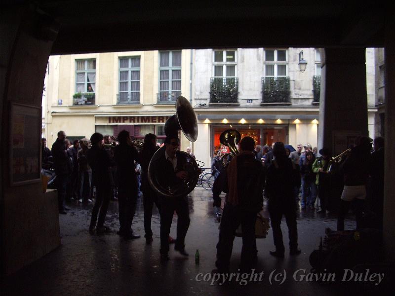 Band, Paris IMGP7391.JPG